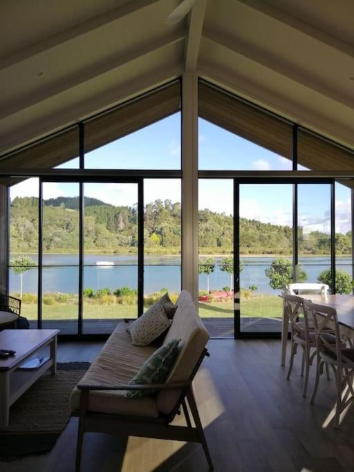 Purangi Waterfront Retreat Appartement Cooks Beach Buitenkant foto